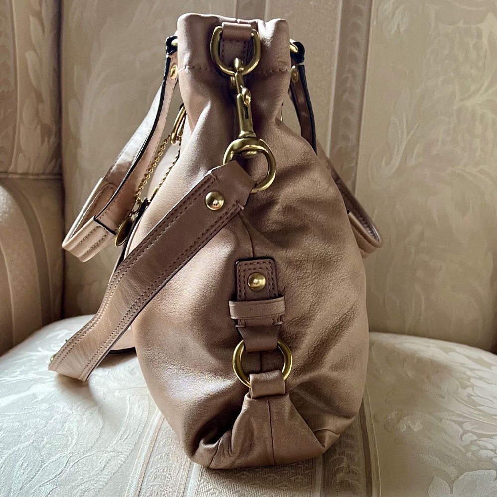 Coach Satchel - Picture 3 of 9